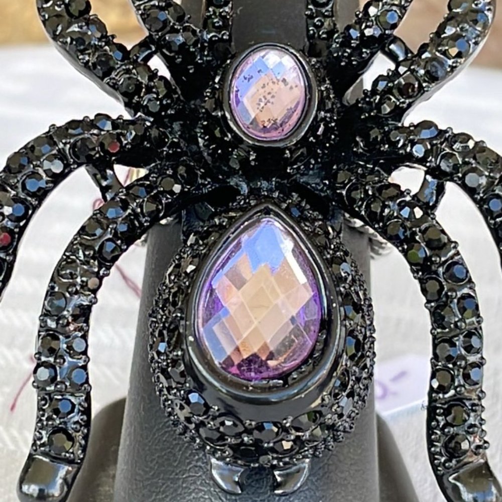 Black Rhinestone Spider Ring. - Picture 3 of 5